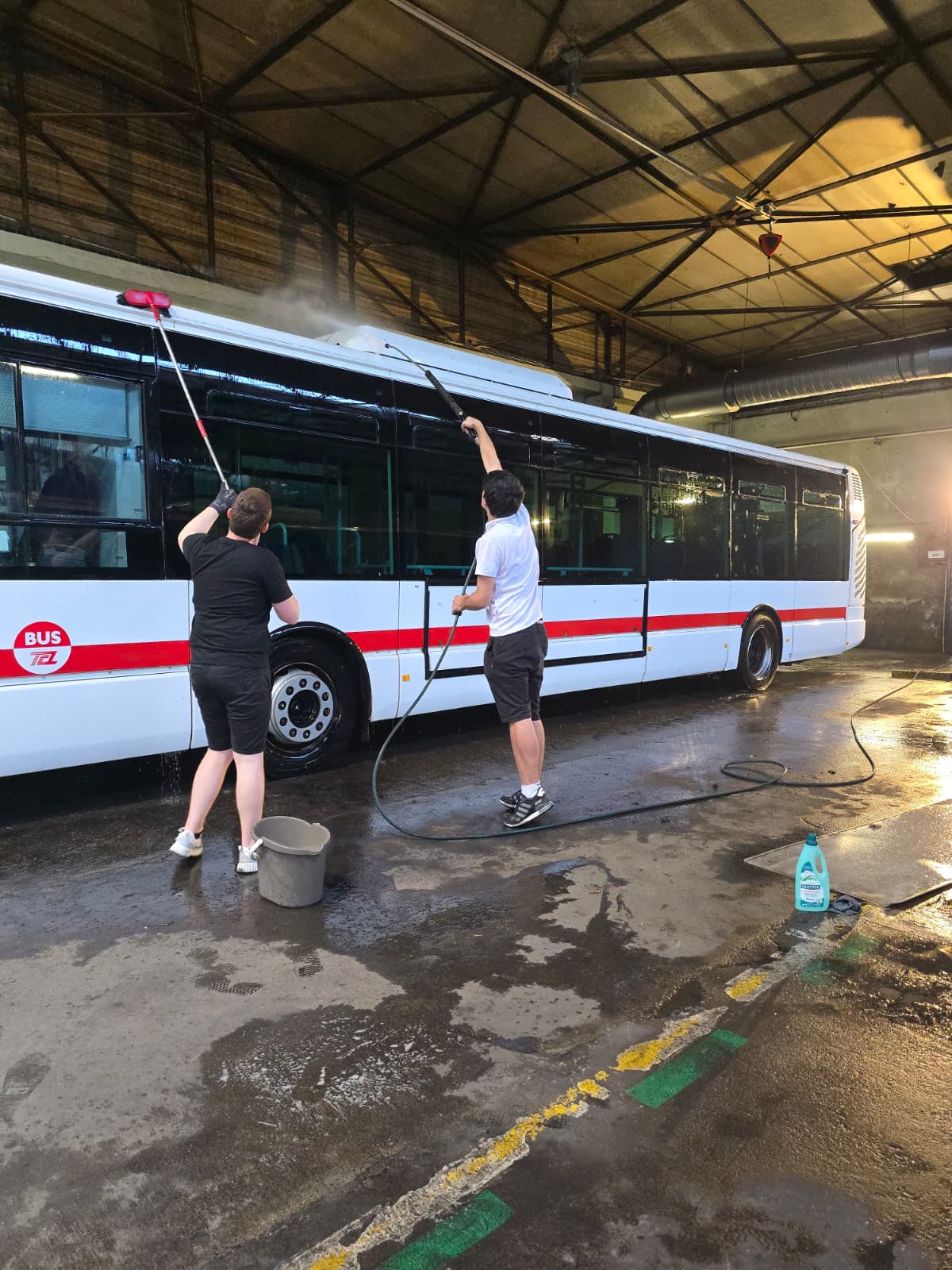 Préparation et lavage du bus de L’Autoville